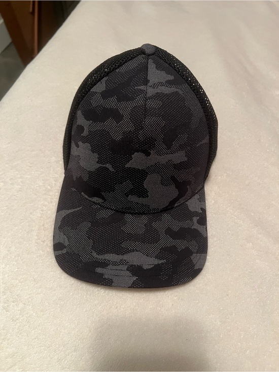 lululemon athletica Other - Lululemon Commission Hat Variegated Mesh Camo Black
